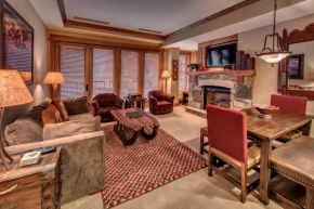 Catamount Lodge 211 by East West Hospitality Truckee